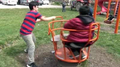 kahkaha -  Eski bisikletleri onarıp köy öğrencilerine hediye ettiler  Videosu