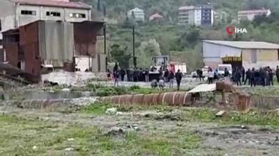 toprak kaymasi -  Fabrikada göçük:1 işçi hayatını kaybetti  Videosu
