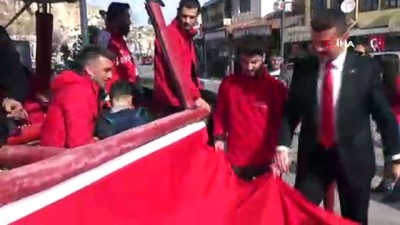 sicak hava balonu -  Kapadokya’da çocuklar ilk kez sıcak hava balonuna bindi  Videosu