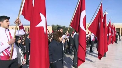 saygi durusu -  Milli Eğitim Bakanı Selçuk ve çocuklar Atatürk'ün huzurunda  Videosu