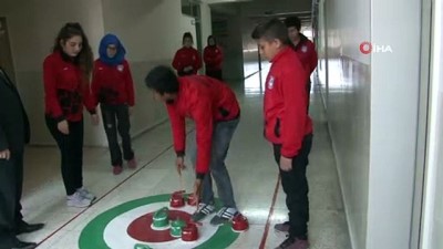 dera -  Okul koridorundan floor curling sahası, peynir bidonu, kapı kolu ve betondan curling topu  Videosu