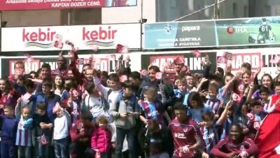 basin mensuplari - Trabzonspor'da 23 Nisan coşkusu  Videosu
