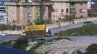  Ataşehir'de film sahnelerini aratmayan kaza anı kamerada 