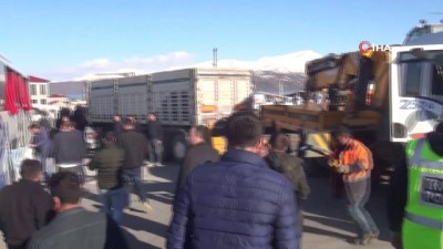 yolcu otobusu -  Bitlis'te yolcu otobüsü ile tır çarpıştı: 34 yaralı Videosu