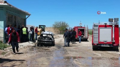 ipekyolu -  Hareket halindeyken alev alan otomobil küle döndü  Videosu