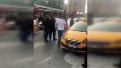 yol verme kavgasi -  Orhan Gencebay’ın oğlunu bıçaklayan şüpheli yakalandı Videosu