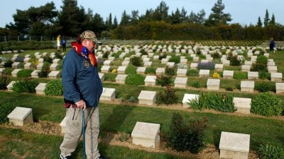 : Anzak Günü'nde Yeni Zelanda ve Avustralyalılar Gelibolu'da hayatını kaybeden askerlerini andı 
