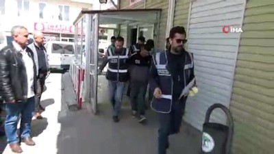 polis merkezi -  Otomobil hırsızları yakalandı  Videosu