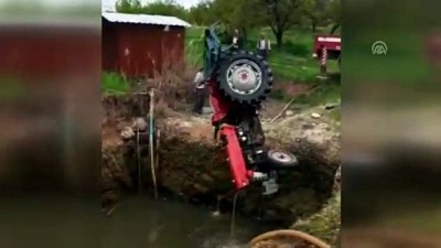 kayisi bahcesi - El freni çekilmeyen traktör su kuyusuna devrildi - MALATYA  Videosu