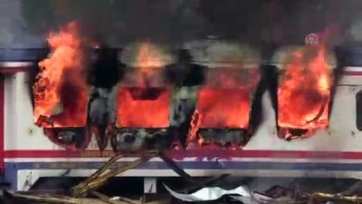 yolcu treni - Hurdaya ayrılan vagonda yangın - ADANA  Videosu