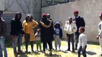 insani yardim - Balıkesir’de 60 düzensiz göçmen yakalandı - BALIKESİR  Videosu