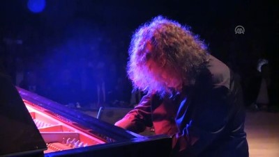 Piyanist Tuluyhan Uğurlu Amasya'da konser verdi 
