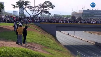 Venezuela'da Maduro Karşıtları Sokaklarda