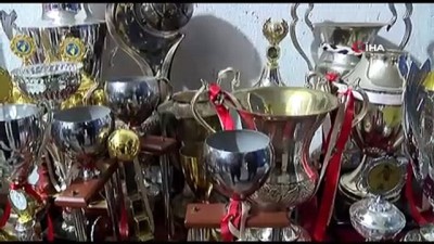 acik artirma - Manisaspor’un tarihi kupaları 59 bin liraya satıldı  Videosu