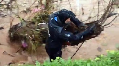 dalgic polis - Sele kapılan araçta kaybolan kişinin cesedine ulaşıldı - GAZİANTEP  Videosu