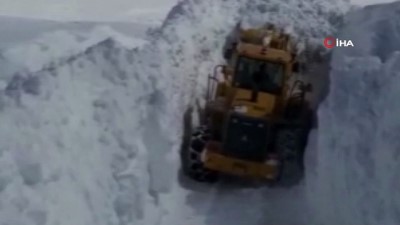 is makinesi -  Nisan Ayı'nda karla mücadele çalışması  Videosu