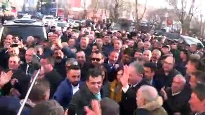  Ardahan Belediye Başkanı Faruk Demir mazbatasını aldı 