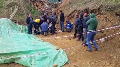 acil servis - Devrilen traktörün altında kalan çiftçi öldü - MANİSA  Videosu