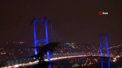  'Dünya Saati' etkinliği kapsamında İstanbul'un simgelerinin ışıkları söndürüldü