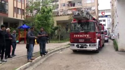 polis merkezi -  Eşiyle tartıştı çatıya çıktı Videosu