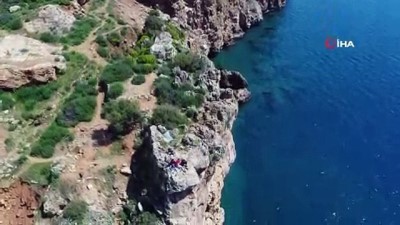 cep telefonu -  Gençlerin 30 metrelik uçurumda drone imtihanı böyle görüntülendi  Videosu