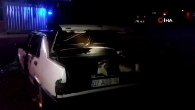 mobilya -  Park halindeki otomobil yandı  Videosu