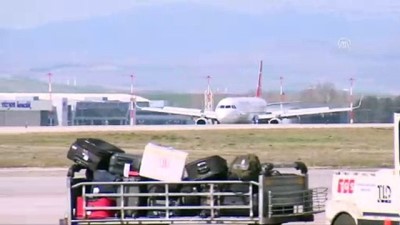 Taşınma sonrası İstanbul Havalimanı'ndan kalkan ilk tarifeli uçak Esenboğa Havalimanı'na iniş yaptı 