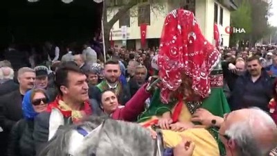 koy dugunu -  Fetih şenliklerinde köy düğünü coşkusu Videosu