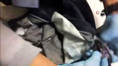 ic camasiri -  İç çamaşırı ve ayakkabı içerisine gizlediği Afyon sakızıyla yakalandı  Videosu