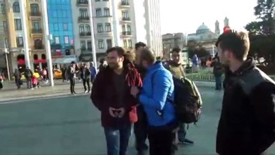 guven timleri -  Taksim Meydanı’nda yumruk yumruğa kavga kamerada  Videosu