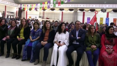 kamu gorevlileri -  HDP'li Siirt Belediye Başkan adayının mazbata almasına 'KHK' itirazı Videosu
