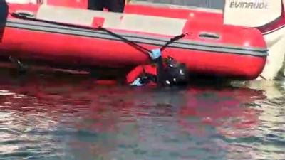 İzmir'de denizde erkek cesedi bulundu 