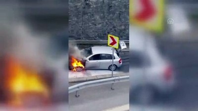 Kağıthane'de seyir halindeki otomobil yandı - İSTANBUL