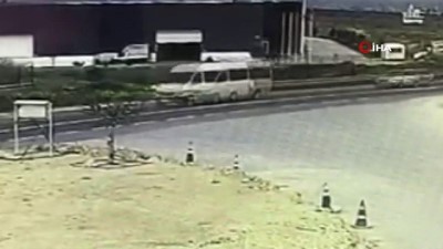  Nizip’te iki otomobil böyle çarpıştı: 5 yaralı 