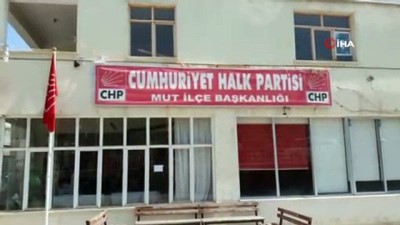 belediye meclis uyesi -  Seçim yenilgisinden sonra CHP'nin kapısına kilit vuruldu  Videosu
