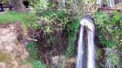 su perisi - Su perisi Daphne'nin 'gözyaşları' olarak bilinen Harbiye Şelaleleri'nde ilkbahar - HATAY  Videosu