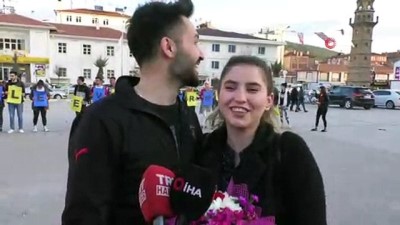  Cumhuriyet Meydanı'nda sürpriz evlilik teklifi 