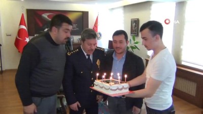 emniyet teskilati -  Gazeteciler Müdür Gürsel’i duygulandırdı Videosu