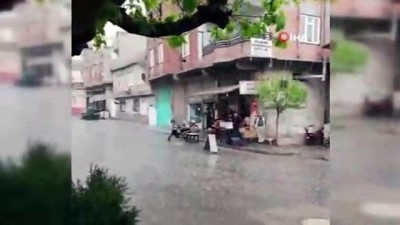 sel felaketi -  Nizip'te şiddetli yağış nedeniyle sel meydana geldi...İlçede çok sayıda istinat duvarı çöktü Videosu