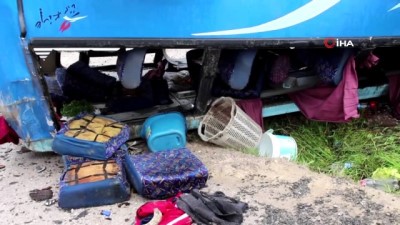 servis otobusu -  Tarım işçilerini taşıyan otobüs devrildi: 1 ölü, 12 yaralı Videosu