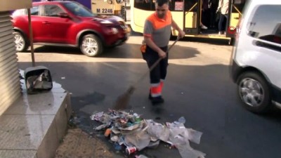 miting alani -  1 Mayıs kutlandı, alanları temizlemek yine işçilere kaldı Videosu