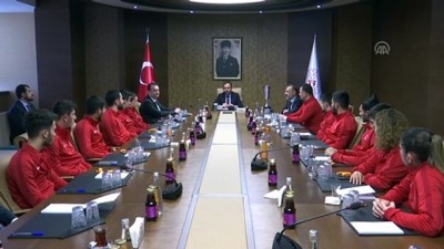 Bakan Kasapoğlu, milli karatecileri kabul etti - ANKARA 