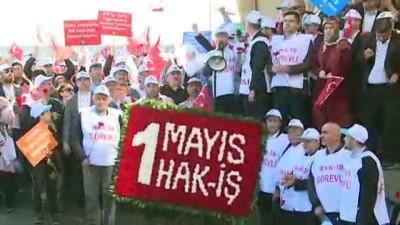 HAK-İŞ üyeleri Kazancı Yokuşu'na karanfil, Taksim Cumhuriyet Anıtı'na ise çelenk bıraktılar (1) - İSTANBUL 