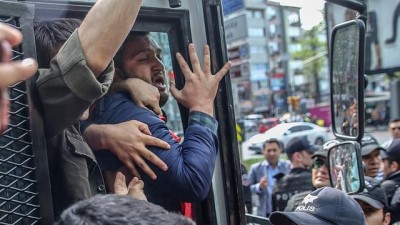 İstanbul'da 1 Mayıs gösterileri için Taksim'e çıkmak isteyenlere polis müdahalesi: En az 84 gözaltı