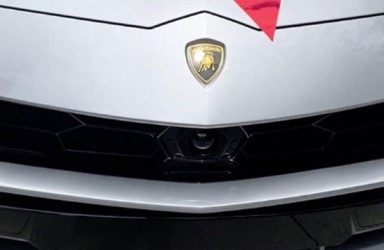 Kylie Jenner Travis Scott'a Lamborghini hediye etti