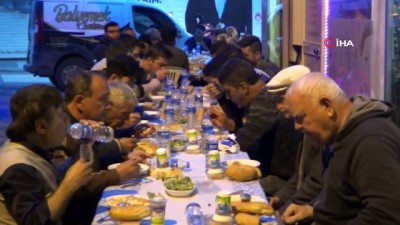 ermeni -  Balıkesir Ülkü Ocaklarından sokak iftarı  Videosu