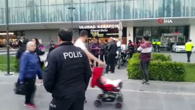 eski sevgili -  Bursa'nın göbeğinde kız kavgası kanlı bitti  Videosu