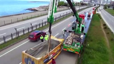 perini -  Damperi açılan hafriyat kamyonu üst geçide çarptı  Videosu