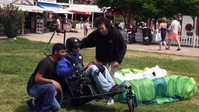parasutcu - Engelli yamaç paraşütçüsü tekerlekli sandalyesiyle uçtu - MUĞLA  Videosu