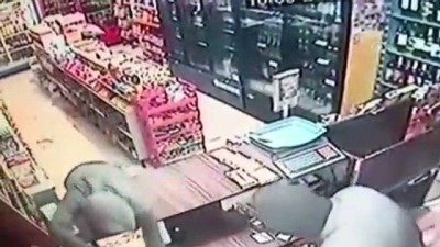 parmak izi - İzmir'de marketten maskeli ve silahlı soygun  Videosu